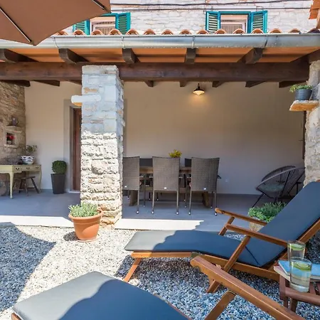 Kuca Za Odmor Aurora 度假居 Kavran